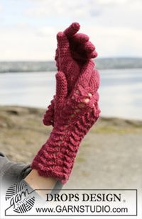 Crochet DROPS gloves in fan pattern in ”Alpaca”. ~ DROPS Design