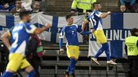 Valon Berisha (15) comemorando seu gol contra a Finlândia, 2018.