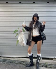 Slim Flare Jeans, Japan Outfits, Jean Short Outfits, Tokyo Street Fashion, Outfit Invierno, Belted Blazer