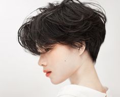 Hairstyle Pixie Short, Outfits That Go With Short Hair, Short Cool Haircuts, Asian Short Hair Pixie, Short Haircuts Asian, Masculine Short Hair, Asian Short Haircut, Short Haircut Girl, Very Short Hairstyle Women