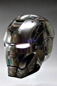 Iron Man Head Version Mark II Cool Motorcycle Helmets, Custom Motorcycle Helmets, Iron Man Suit, Custom Helmets, Over The, Marvel Iron Man, Cool Masks, Chinese Man