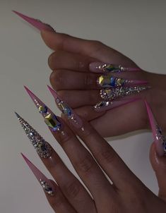 Stilleto Nails Y2k, Stiletto Nails With Charms, Baddie Stiletto Nails, Stiletto Nails Bling, Xl Stiletto Nails, Ysl Nails, Cute Stiletto Nails Designs, Stiletto Nail Design, Xoxo Nails