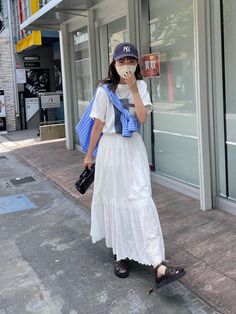 Japanese Summer Fashion 2023, Travel Fits Comfy Summer, White Dress Japanese, Japanese Fashion 2023 Summer, Japan Fashion Summer 2023, Plus Size Korean Fashion Summer, Japanese Clothing Style Summer, Puff Shirt Outfit, Japan Outfit Women