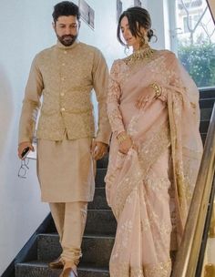 Lehenga For Roka, Roka Outfits Couple, Sagai Outfit Indian Weddings For Bride, Engagements Outfit Ideas Indian, Roka Look For Bride, Sagai Dress For Couple, Engagement Attire For Indian Couple, Roka Outfits For Groom, Men Roka Outfit