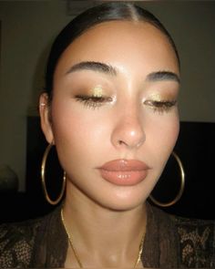 makeup | trend Silvester Make Up, Dope Makeup, Clothes And Shoes, Melaka, Shoes And Boots, Makeup Obsession, Makeup Goals