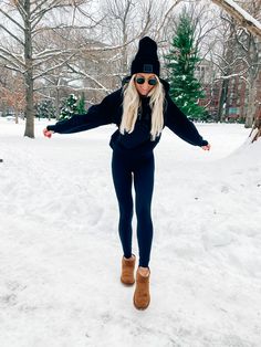 Comfy But Cute Outfits Winter, Cute Comfy Winter Outfits Lazy Days, Athleisure Outfits Mom, Cute Athletic Winter Outfits, Cute Shopping Outfits Winter, Active Winter Outfits, Comfy Snow Day Outfit, Utah Fashion Winter, Cute Workout Outfits Winter