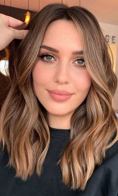 Light Brunette Hair, Blond Balayage, Brunette Hair With Highlights, Brown Hair With Blonde Highlights, Spring Hair Color, Beautiful Hair Color, Brown Hair Balayage, Light Hair Color, Hair Color Ideas For Brunettes