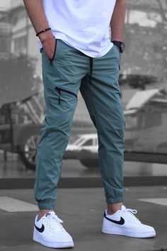 Mens Pants Fashion Casual, Men's Casual Wear, Business Casual Attire For Men, Smart Casual Men, Mens Jogger Pants