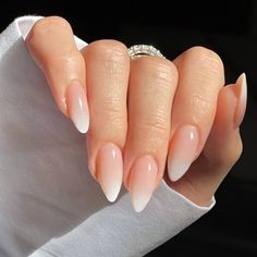 Almond Nails Classy, Ombre French Nails, Ombre Chrome Nails, Acrylic Nails Nude, Bauch Tattoos, Nails Nude, Gel Acrylic Nails, Ombre Acrylic Nails, Almond Acrylic Nails