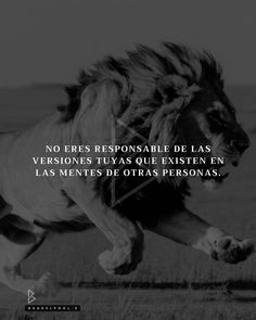 a black and white photo with a quote on it that says, no tress responable de las versions tuas que extens en las las