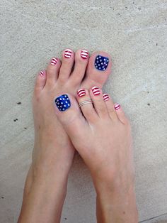 Patriotic Nails, Fourth Of July Toe Nails, July Toe Nails, Bright Colored Nails, Patriotic Nail, Pastel Ombre, Fourth Of July Nails, Minimalist Nail Art, Pedicure Designs