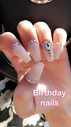 Diseño de uñas elegante (56 elegantes diamantes de imitación Nai ...)  #de #diamantes #diseño Mauve Wedding Nails, Wedding Nails Almond, Gem Nail Designs, Birthday Nail Art, Nail Tattoos, Nail Desi, Tattoo Sheet, Nails Size, Mauve Nails