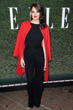 Shailene Woodley did a pop of color with her lips and coat at the Elle Women in Television Celebration. Shailene Woodley, Theo James, Outfit With Pop Of Color, Shailene Woodley Style, Red Carpet 2023, Red Carpet 2017, Black Lace Shirt, Big Little Lies