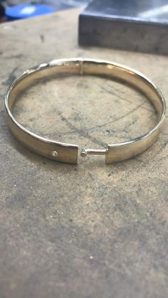 Handmade Copper Bracelet, Contemporary Bracelets, Jewelry Knowledge, Mens Rings Fashion, School Jewelry, Metalsmithing Jewelry, Silver Jewelry Design