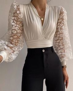 Puff Blouse, Mode Grunge, Lantern Sleeve Top, Lace Blouse Long Sleeve, Mode Chanel, Lace Long Sleeve, Lantern Sleeve, Mode Style