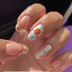 Nail Designs Europe, Cute Flower Nail Art, Nail Ideas Mexican Style, Cantarito Inspired Nails, Aesthetic Summer Nails 2024, Blank Space Nails, Italy Nails Ideas, Summery Nails 2023, Easy Nail Art Dots