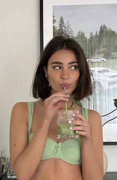 Balayage, Short Hair Women Brunette, Taylor Hill Haircut, Olivia Jade Hair Short, Ashlynn Rudzinski Hair, Olivia Jade Short Hair, Short Brown Hair Round Face, Short Brown Hair Bob, Bob Brunette Hair