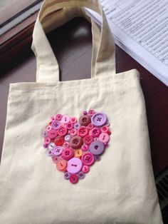 Hand Made Hand Bags, Canvas Bag Design Art, Canvas Bags Ideas, Canvas Tote Bag Design Ideas, Ecobag Design Ideas, Tote Bag Embroidery Ideas, Tote Bag Inspo, Tote Bag Embroidery