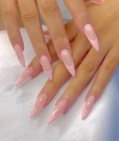 Short Stiletto Nails, Art Core, Pink Stiletto Nails, Short Stiletto, Girly Acrylic Nails, Small Nails, Nails Trend, Pink Stilettos, Stilleto Nails