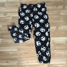 Nightmare Before Christmas Jack Skellington Jogger / Lounge Pants They Have An Elastic Waistband Brand New With Tags They Come From A Smoke Free Home Jack Skellington Pajama Pants, Nightmare Before Christmas Pants, Nightmare Before Christmas Pj Pants, Shifting Marauders, Halloween Pj Pants, Jack Skellington Pajamas, Matching Couple Pajamas, Tie Dye Disney, Christmas Pj Pants