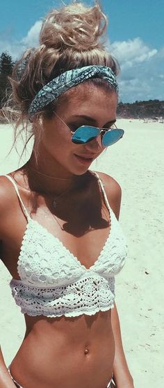 Blue sunglasses (Boho Top Knot) Cat Eyes, Bohol, Barbara Palvin, Bandana Bayi, Bandeau Tops, Blue Sunglasses, Trendy Swimwear, Shooting Photo, Foto Pose