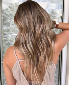 Brown Hair Cuts, Medium Blonde Hair, Estilo Hippy, Ombre Hair Blonde, Brown Hair With Blonde Highlights, Dark Blonde Hair