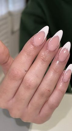 Arylic Nails, French Tip Acrylic Nails, Acylic Nails, Classic Nails, Aycrlic Nails, Almond Acrylic Nails, Cat Kuku