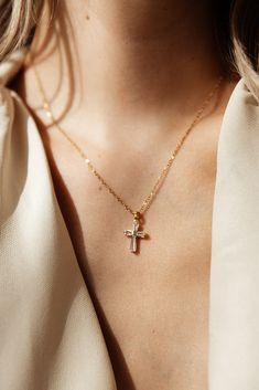 Maximize your style with the Ophelia Diamond Cross Necklace - a statement piece that is both water and tarnish resistant. Perfect for stacking, this beautiful cross necklace will take your look to the next level. Crafted with care, so you can make it an everyday staple. MATERIAL: 18k PVD Gold plated, Stainless steel, Cz LEGNTH: 18" Water resistant, tarnish resistant, hypoallergenic, & nickel/lead free. Necklaces With Crosses, Vintage Gold Cross Necklace, Cross Diamond Pendant, Cute Cross Necklace, Cross Necklace Aesthetic, Golden Cross Necklace, Gold Necklace Cross, Diamond Cross Earrings, Gold Diamond Cross Necklace