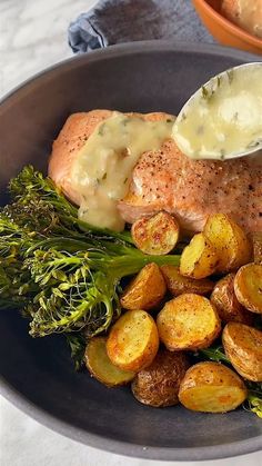 #dinnerrecipe #dinner #dinnerrecipes #recipe #delicious #recipes #yummy #instantpotrecipes #tasty #homemade #yum #instantpot #instapot #bestrecipes #mouthwatering #toprecipes #instypot #dinnerideas #foodie #food #dinnertime #chicken #chickenrecipes #instafood #foodblogger #recipesharing #foodphotography #beef #easydinner #dinnertonight #easyrecipe #easyrecipes #foodporn #beefrecipes #bestbeefrecipes #instapotbeef #topbeefrecipes #dinnerinspiration #bestbeefrecipe #instantpotbeef #foodies Fish Broccoli Recipes, Lunch Ideas With Salmon, Salmon And Baked Potato, Lunch Salmon Ideas, Baked Salmon Meals, Potato And Salmon Recipe, Salmon Recipes With Broccoli, Easy Fish Meals, Baked Salmon Dinner Ideas