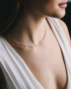 Delicate Scattered Pearl Necklace - Shop Jewelry | Dareth Colburn Mini Pearl Necklace, Minimalist Pearl Necklace, Small Pearl Jewelry, Wedding Necklaces For Bride, Gold And Pearl Necklace, Bridal Jewelry Gold, Dainty Necklace Gold, Bridesmaid Necklaces, Small Pearl Necklace