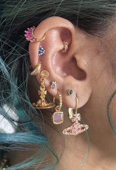 Funky Jewellery Aesthetic, Pretty Detailed Tattoos, Jewelry How To Wear, Earring Map On Ear, Colourful Ear Piercings, Colourful Jewellery Aesthetic, Maxamilist Jewellery, Ear Piercings Maximalist, Maximalist Necklace Stack