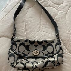 Brand New Never Used Coach Bag With Adjustable Strap And Outside Zipper On Back. Small Bags Aesthetic, Vintage Website, Coach Vintage Handbags, Celebrity Costumes, Luxury Bags Collection, White Shoulder Bag, Vintage Coach Bags, Bags Coach, Girly Bags