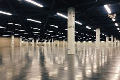 an empty warehouse with no people in it