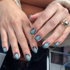 Aura Ombre Nails, Blue Green Aura Nails, Blue And Green Aura Nails, Airbrush Nails Ombre, Green And Blue Nails Designs, Aura Nails Green, Dark Green Aura, Dark Aura Nails, Dark Turquoise Nails