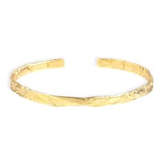 With its unique crushed gold texture, and malleable shape, the gorgeous gold helios cuff is a staple piece your wardrobe needs! Wear it with any outfit to every occasion and it will never let you down! At Arms Of Eve, we take great pride in the quality of all our jewels. All of our pieces are suitable for daily wear. Our jewels are 100% nickel and lead free. All our pieces are plated 2 microns thick in 18k Gold, as well as an E-coating for a premium finish. In order for your jewellery to last as Gold Cuff Bracelet, June Birthstone Jewelry, Gold Bracelet Cuff, Jewelry Ring Box, Arm Cuff, Gold Cuffs, Men's Jewelry Rings, Pearl Jewellery Earrings, Gifts For New Mums