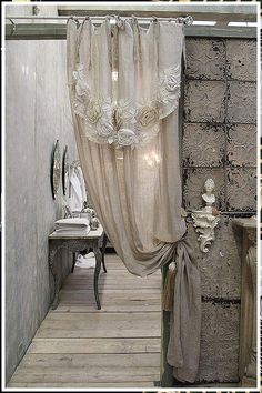 Curtains For Living Room - Not next week, not tomorrow, Act NOW! Get what you need from one of the world's most reputable online retailer. Cortinas Country, Rideaux Shabby Chic, Chic Living Room Design, Romantic Curtains, Unique Curtains, Quotes Home, Shabby Chic Mirror, Cottage Shabby Chic, Shabby Chic Curtains