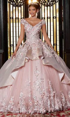 Mori Lee 89331 - Embellished Tulle Quinceañera Dress Quince Dresses, Pretty Quinceanera Dresses, Video Tiktok, Mori Lee, Fantasy Gowns, Fairytale Dress, Photography Lifestyle, Ball Gown Dresses, Barbie Dress