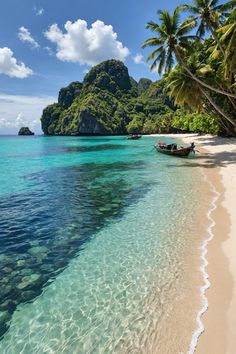 🏝️ Discover the Enchanting Islands of the Philippines: Tropical Paradises Await! 🌊 Beautiful Islands Paradise, Bora Bora Aesthetic, Philippines Nature, Philippines Aesthetic, Beach Phone Wallpaper, Philippines Beach, Jungle Island