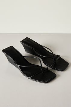 ST. AGNI MINIMAL LOW WEDGE Low Wedges Sandals, 90s Sandals, Wedges Shoes Low, Strapped Sandals, Minimal Home Decor, St Agni, Low Heel Wedges, Elegant Sandals, Low Wedges