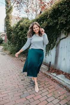 Lace Turtleneck Top, Holiday Outfit Inspiration, Simple Winter Outfits, Denim Jacket With Dress, Winter Skirt Outfit, Fall Denim, Looks Plus Size, Fall Outfits For Work, Style Inspiration Fall