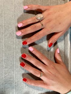 Short Nails Spring Ideas, Gel Polish Design For Short Nails, Nature Nail Colors, One Color Manicure, Nails Brown Skin Black Women, Short Nail Spring 2024, 2 Pink Nails, Colorful Shellac Nails, Red An Pink Nails