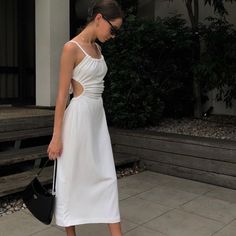 #dress #french #sexy #cami #summerstyle #chic #ootd #style #stylish #aestheic Summer French Style, Minimal Stil, Stil Inspiration, Looks Street Style, Outfit Trends, Modieuze Outfits, Women Long Dresses, Vacation Dresses, Mode Inspo