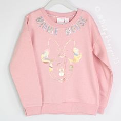 This Is An Adorable, Soft, Long-Sleeved, Rosey Pink Sweatshirt. The Front Is Adorned With A Large Rose-Gold Holographic Image Of Minnie Mouse With Her Name In Super Sparkly Holographic Glitter Sequins. Inner Neckline Is Detailed With Minnie Mouse Decorative Tape. This Sweatshirt Is Very Soft And Warm! Perfect For Fans Of Minnie Mouse, Sparkles Or Disney! The Camera Does Not Do The Sparkle Justice! High-Quality And Well Made - Much Nicer Than Usual Big Box Store Products. Disney X Primark. New To Disneyland Outfit Winter, Sequin Sweatshirt, Disney Princess Moana, Minnie Mouse Hoodie, Disney Jacket, Disney Hoodies, Disneyland Outfits, Sequined Sweatshirt, Mickey Mouse Sweatshirt