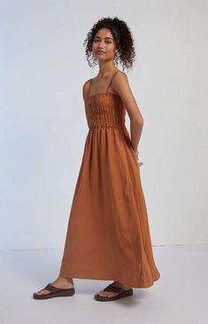 Dress Side View, Brown Summer Dress, Brown Summer Dresses, Thrift Inspo, Beauty Features, Vacay Outfits, Midi Sundress, Travel Diaries, Shirred Dress