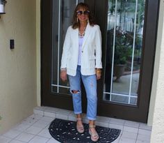 White blazer and jeans summer outfit White Blazer And Jeans, Dress Your Body Type, Jeans Summer Outfit, Dressing Your Body Type, Blazer And Jeans, Jeans Summer, Jeans Outfit Summer