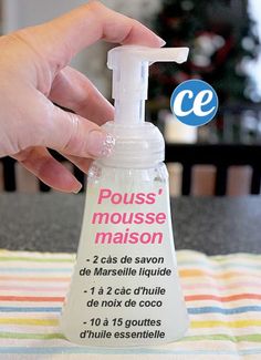 Comment Faire un Savon Maison Qui Mousse Encore Plus Que Du Pouss' Mousse ! Diys Room Decor, Easy Soap Recipes, Diy Hanging Shelves, Wine Bottle Diy Crafts, Diy Wall Shelves, Wine Bottle Diy, Mason Jar Crafts Diy, Floating Shelves Diy, Mason Jar Lighting