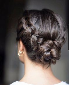 Braided Updo Asian Hair, Wedding Guest Long Hair, Wedding Hair Ideas For Medium Length, Curly Hair Wedding Hairstyles, Curly Hair Updo Wedding, Bridesmade Hair, Wedding Layout, French Braid Updo, Wedding Hair Up