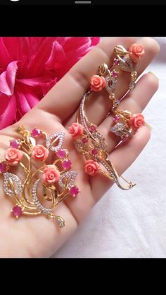 Coral Bangles, Egyptian Inspired Jewelry, Gold Jewelry Prom, Coral Jewelry Set, Flower Lady, Gold Jewelry Outfits, Diamond Pendants Designs, Coral Rose