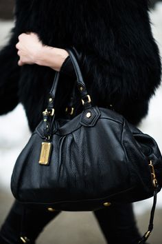 Marc by Marc Jacobs Satchel Bags Aesthetic, Marc By Marc Jacobs Bag, Marc Jacobs Bag Outfit, Satchel Outfit, Black Hand Bag, Purse Outfit, Marc Jacobs Purse, Classic Purse, Week Days