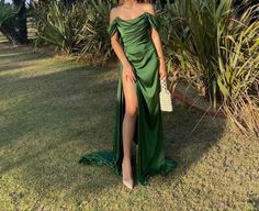 Dark Olive Green Prom Dress, Prom Dress Dark Green, Off The Shoulder Prom Dresses, Prom Dresses Green, Matric Dress, Chic Evening Dress, Formal Prom Dresses Long, Grad Dress, Pakaian Feminin